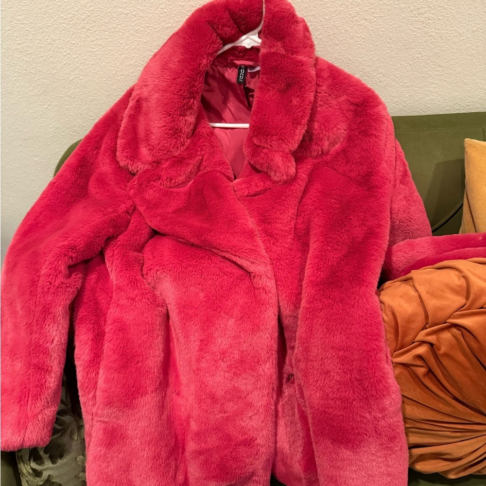 Women's Pink Faux Fur Coat - Picture 2 of 2